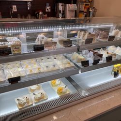Dessert display counter