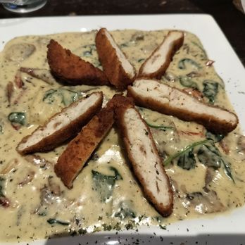 Samooni Italian Restaurant - Spinach Manicotti with chicken and sun dried tomatoes - Italian Near Me - Knightdale, North Carolina