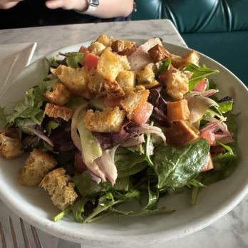 Hillside Farmacy - New American Near Me - Austin, Texas