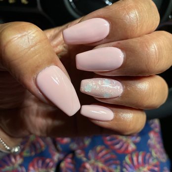Gradient Nail - Thanks Alex!!! Love my nails!! #DND135 (so I remember the color) - Nail Salons Near Me - Honolulu, Hawaii