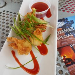Creamy crabby wontons