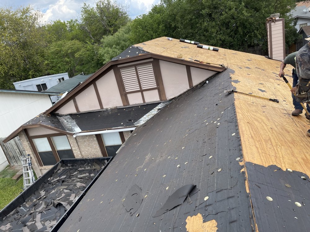 Slide of DE AL Roofing