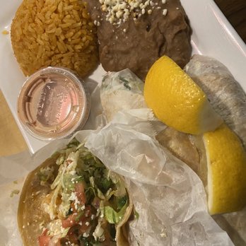 Asada Grill & Cantina - Shrimp tacos with rice and beans and lemon - Mexican Near Me - Highland, Indiana
