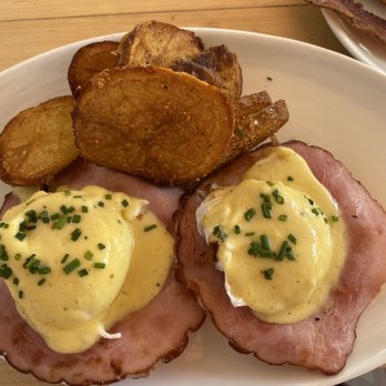 Morgans Restaurant - Eggs Benedict Traditional - New American Near Me - Miami, Florida Morgans Restaurant - Eggs Benedict Traditional - New American Near Me - Miami, Florida
