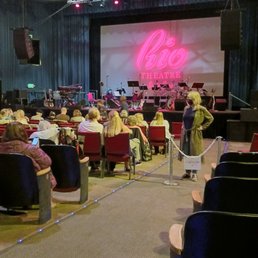 Waiting for the show to start, 40 minutes early Waiting for the show to start, 40 minutes early