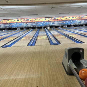 Manor Lanes Bowling - Fam fun - Bowling Near Me - Fort Lauderdale, Florida Manor Lanes Bowling - Fam fun - Bowling Near Me - Fort Lauderdale, Florida