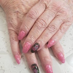 Le Solar Nails And Spa - Foild flower