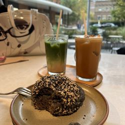 Matcha latte, Gina yuzu, Black sesame bagel