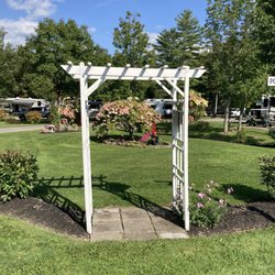Pumpkin Patch Rv Resort - Landscape around the park