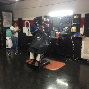 Sho'Off Kuts & Accessories - Barbers Near Me - Jacksonville, Florida Sho'Off Kuts & Accessories - Barbers Near Me - Jacksonville, Florida