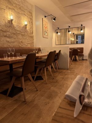 Bien Élevé by null