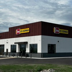 Les Schwab Tire Center
