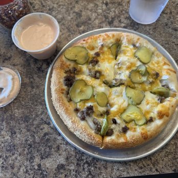 Sidestreet Pizza & Pasta - Hamburger (cheeseburger? ) pizza 3/5 stars - Pizza Near Me - Tryon, North Carolina Sidestreet Pizza & Pasta - Hamburger (cheeseburger? ) pizza 3/5 stars - Pizza Near Me - Tryon, North Carolina