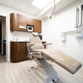 Riverside Oral Surgery - Treatment room. - Oral Surgeons Near Me - River Edge, New Jersey Riverside Oral Surgery - Treatment room. - Oral Surgeons Near Me - River Edge, New Jersey