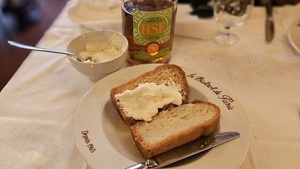 Le Bistrot de Paris by null