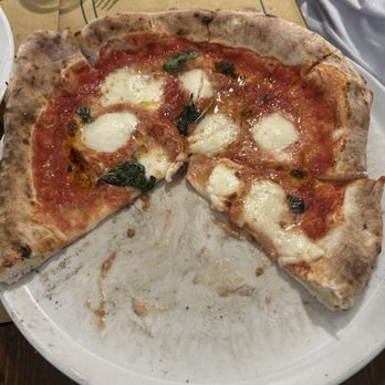 Il Pizzaiuolo - Margarita pizza - Pizza Near Me - Florence, FI