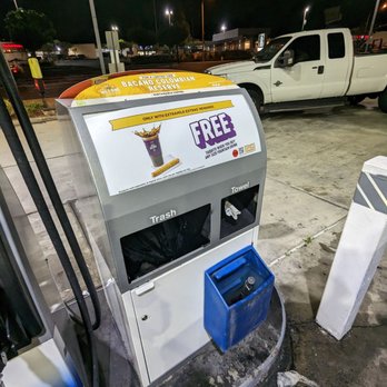 Golden Springs Dr Extra Mile - Squeegee - Gas Stations Near Me - Diamond Bar, California