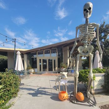 Peacock Cafe - exterior - American Near Me - Arcadia, California