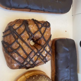 Randy's Donuts - Coffee & Tea Near Me - Clovis, California
