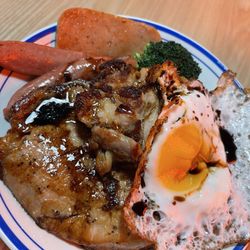 Hooland Cafe - Assorted meat on rice