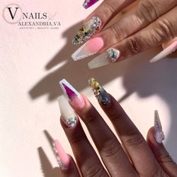 V Nails
