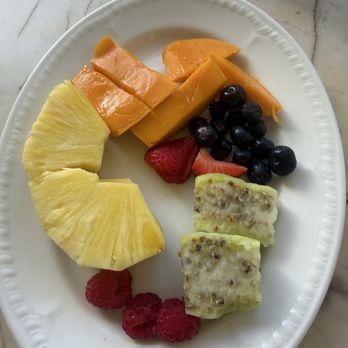 Hyatt Ziva Cancun - Fresh fruit from Trade Winds' breakfast salad bar - Hotels Near Me - Cancún, ROO