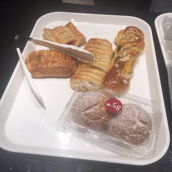 85°C Bakery Cafe-Northridge - Bakeries Near Me - Northridge, California