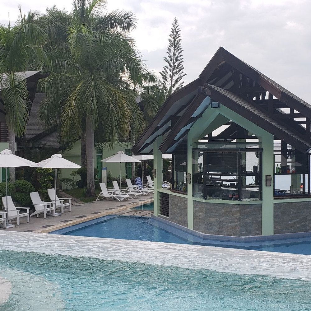 Acuatico Beach Resort - Resorts Near Me - San Juan, BTG