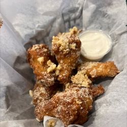 Cheers Cafe - Garlic Parm Wings