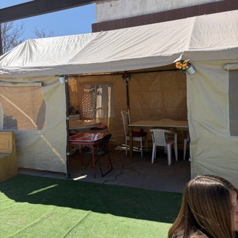 Glenn's Taqueria - Covered outdoor seating to get out of the sun, wind, and rain - Tacos Near Me - Independence, California Glenn's Taqueria - Covered outdoor seating to get out of the sun, wind, and rain - Tacos Near Me - Independence, California