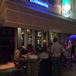 La Bodega - Gezellig gelegen in de Platielstraat.