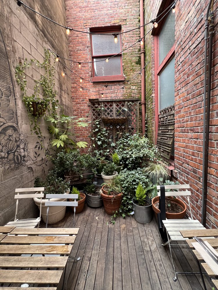 Oddfellows Cafe & Bar