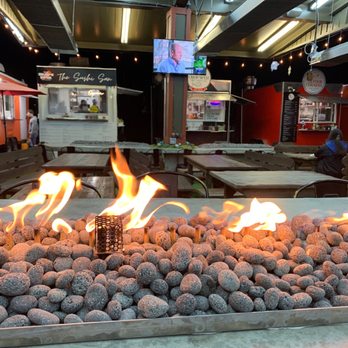 Willamette Garage - a fire pit in a restaurant - Food Trucks Near Me - West Linn, Oregon