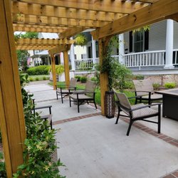 Captain's Quarters Inn - Outside seating