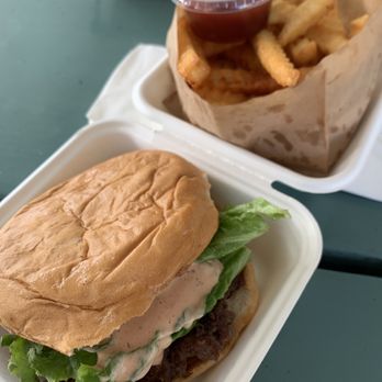 Havens - Deluxe burger and fries - Burgers Near Me - Maui, Hawaii Havens - Deluxe burger and fries - Burgers Near Me - Maui, Hawaii