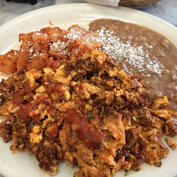 Yolys Mexican Kitchen - Huevo con chorizo - Mexican Near Me - Downey, California Yolys Mexican Kitchen - Huevo con chorizo - Mexican Near Me - Downey, California