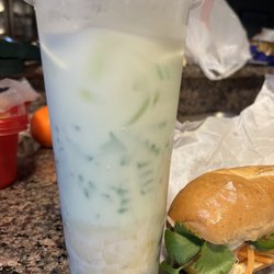 Pho Sunshine - Che ba mau/rainbow drink
