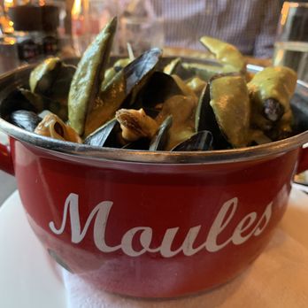 Ribs & More - Mussels w/ curry sauce - Belgian Near Me - Bruges, VWV