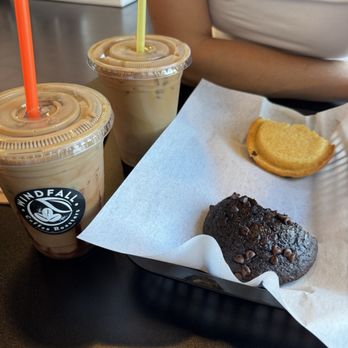 Windfall Coffee Roasters - Lattes and muffin tops - Coffee Roasteries Near Me - Henderson, Nevada Windfall Coffee Roasters - Lattes and muffin tops - Coffee Roasteries Near Me - Henderson, Nevada