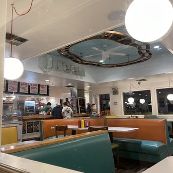 Island Queen - Interior - Burgers Near Me - Vashon, Washington Island Queen - Interior - Burgers Near Me - Vashon, Washington