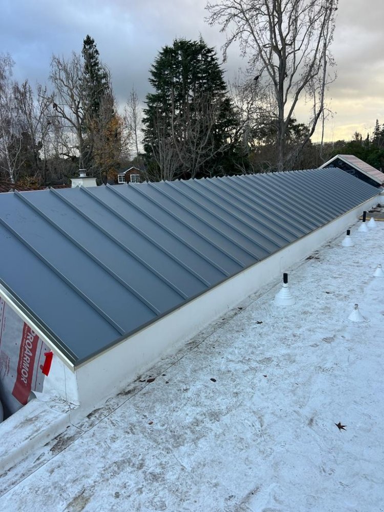 Slide of Q7 Roofing & Waterproofing