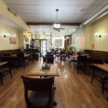 Frida's Breakfast & Lunch - Indoor seating - Breakfast & Brunch Near Me - Evanston, Illinois Frida's Breakfast & Lunch - Indoor seating - Breakfast & Brunch Near Me - Evanston, Illinois