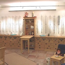 Optik Flemisch - Brillenwand