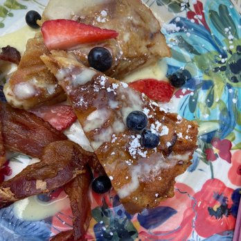 Leeland House - French toast with Bacon - Breakfast & Brunch Near Me - Houston, Texas Leeland House - French toast with Bacon - Breakfast & Brunch Near Me - Houston, Texas