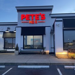 Pete’s - Building, Parking Lot