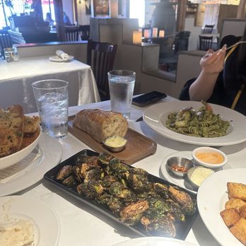 Townhouse - Chopping, pesto pasta, Brussels sprouts and awesome potatoes - New American Near Me - Emeryville, California Townhouse - Chopping, pesto pasta, Brussels sprouts and awesome potatoes - New American Near Me - Emeryville, California