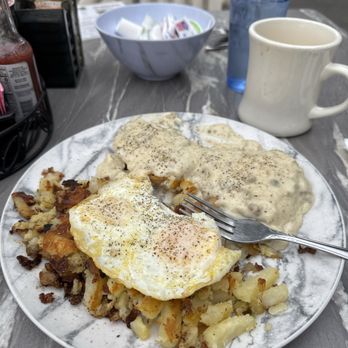 101 Diner - Oh my heavens Biscuits and gravy plus fantastic potatoes and a cooked just right pair of eggs - Diners Near Me - Encinitas, California 101 Diner - Oh my heavens Biscuits and gravy plus fantastic potatoes and a cooked just right pair of eggs - Diners Near Me - Encinitas, California