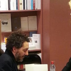 Librairie Passages - Séance de dedicaces. ...