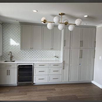 Josue's Handyman - New bar cabinet with glass tile for the backsplash. - Handyman Near Me Josue's Handyman - New bar cabinet with glass tile for the backsplash. - Handyman Near Me