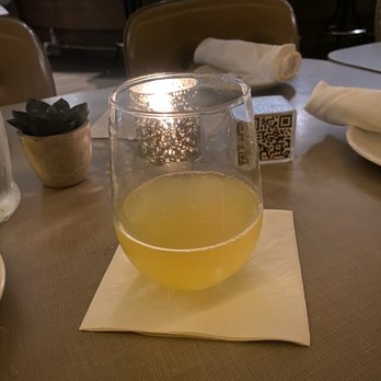 Lounge Here - Mimosa with orange juice - Cocktail Bars Near Me - Dallas, Texas Lounge Here - Mimosa with orange juice - Cocktail Bars Near Me - Dallas, Texas
